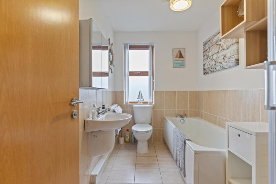 Apartment 5, 5 Galway Park