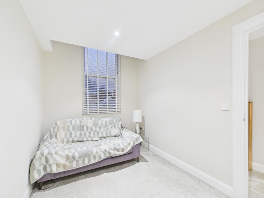 Apartment 1, 18 Adelaide Park