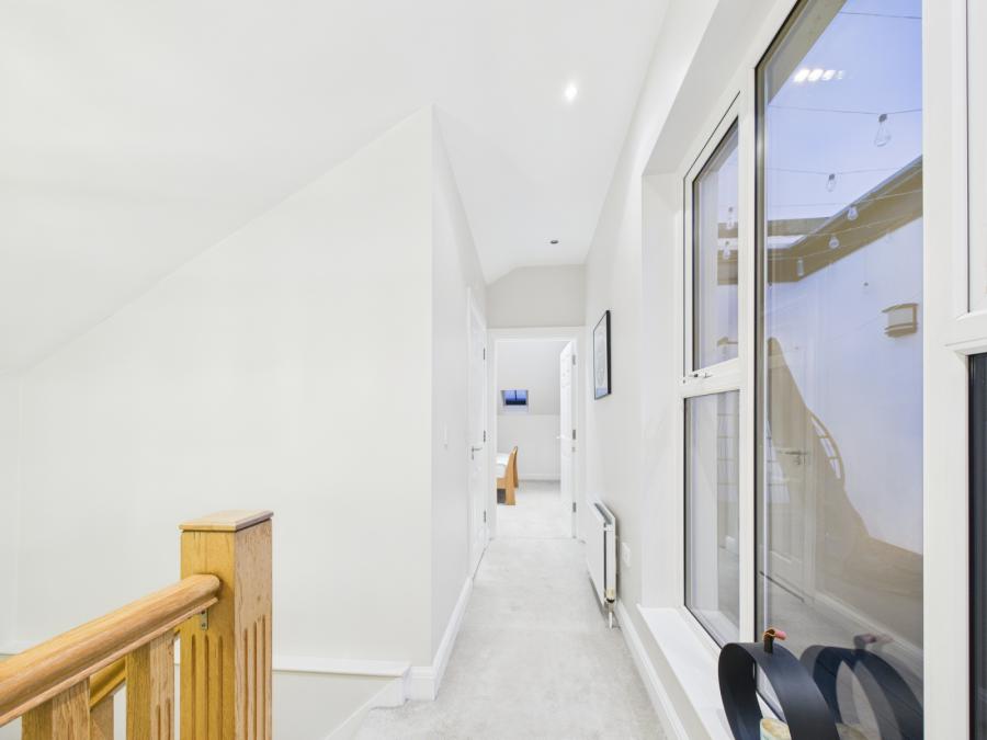 Apartment 1, 18 Adelaide Park