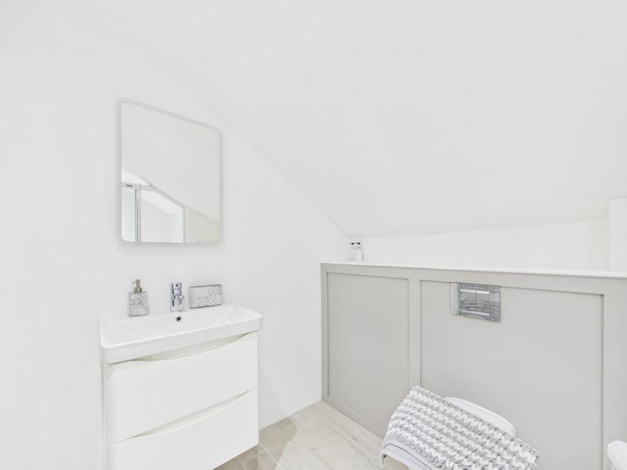 Apartment 1, 18 Adelaide Park