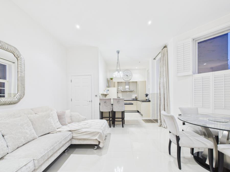 Apartment 1, 18 Adelaide Park