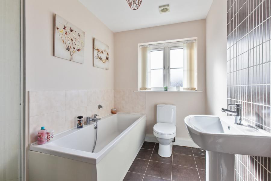 15 Millreagh Heights