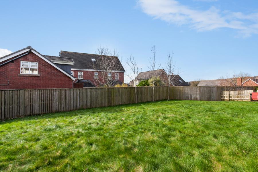 15 Millreagh Heights