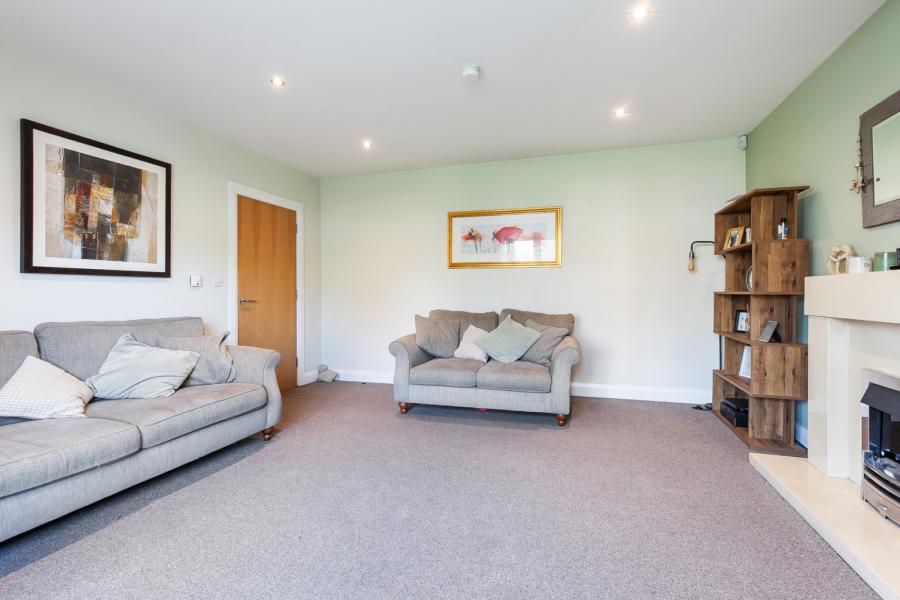 15 Millreagh Heights