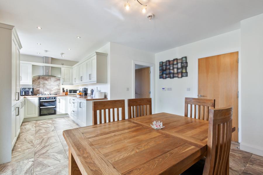 15 Millreagh Heights