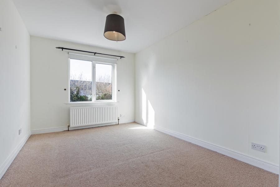 98 Orangefield Crescent