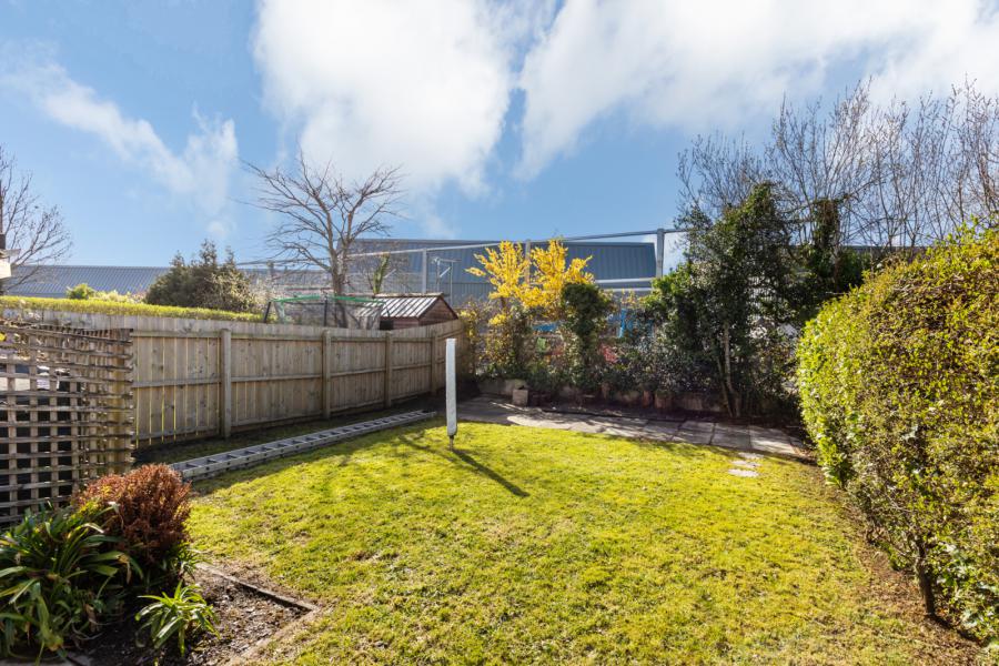 98 Orangefield Crescent