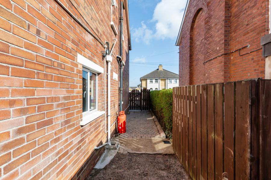 98 Orangefield Crescent