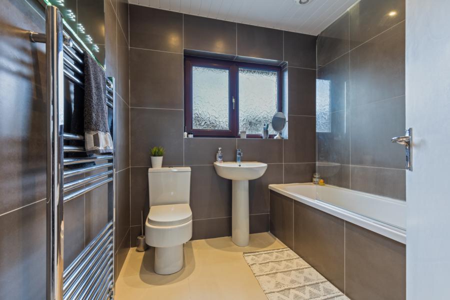 13 Lower Braniel Road