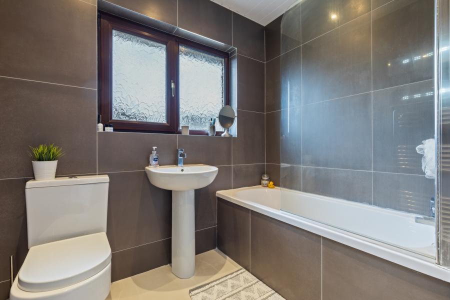 13 Lower Braniel Road