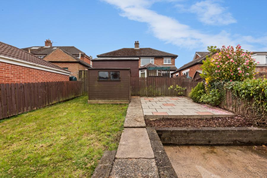 13 Lower Braniel Road