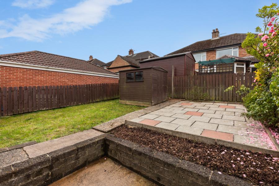 13 Lower Braniel Road