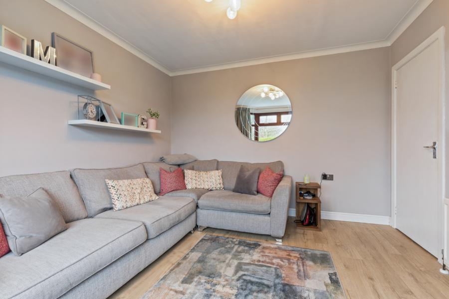 13 Lower Braniel Road