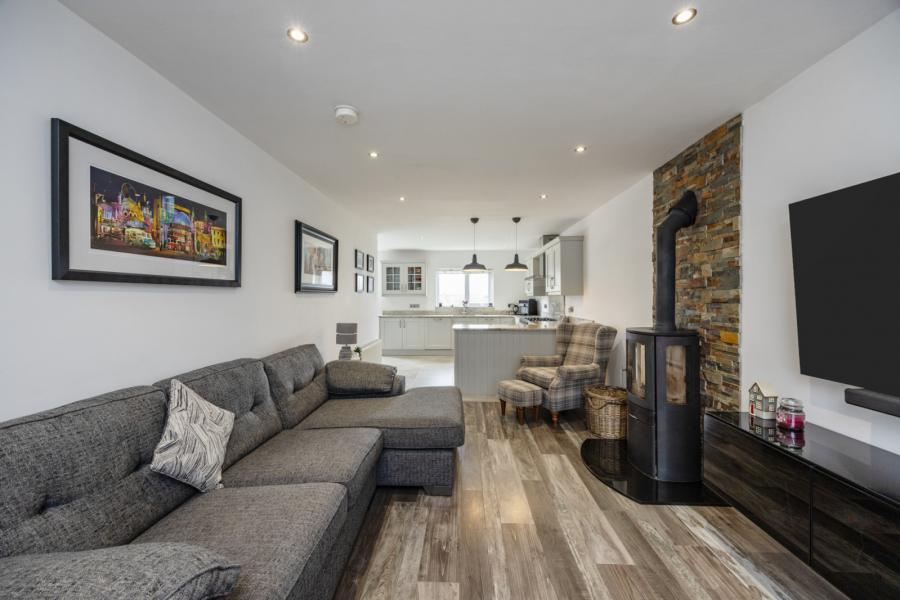 4 Bloomfield Park West