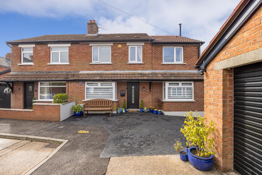 4 Bloomfield Park West