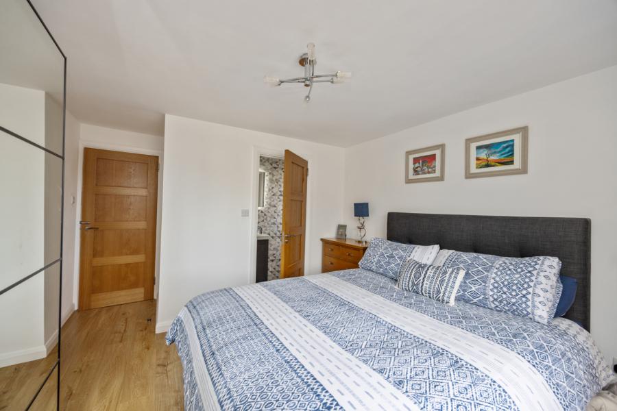 4 Bloomfield Park West