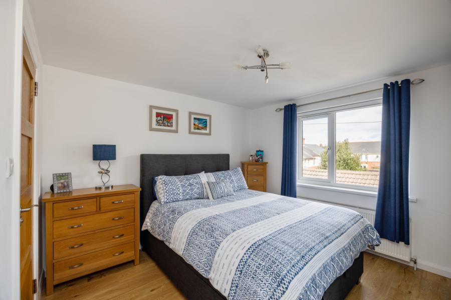 4 Bloomfield Park West