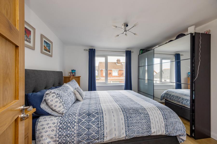 4 Bloomfield Park West