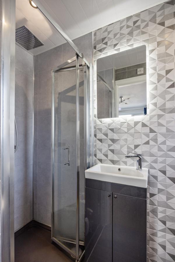 4 Bloomfield Park West