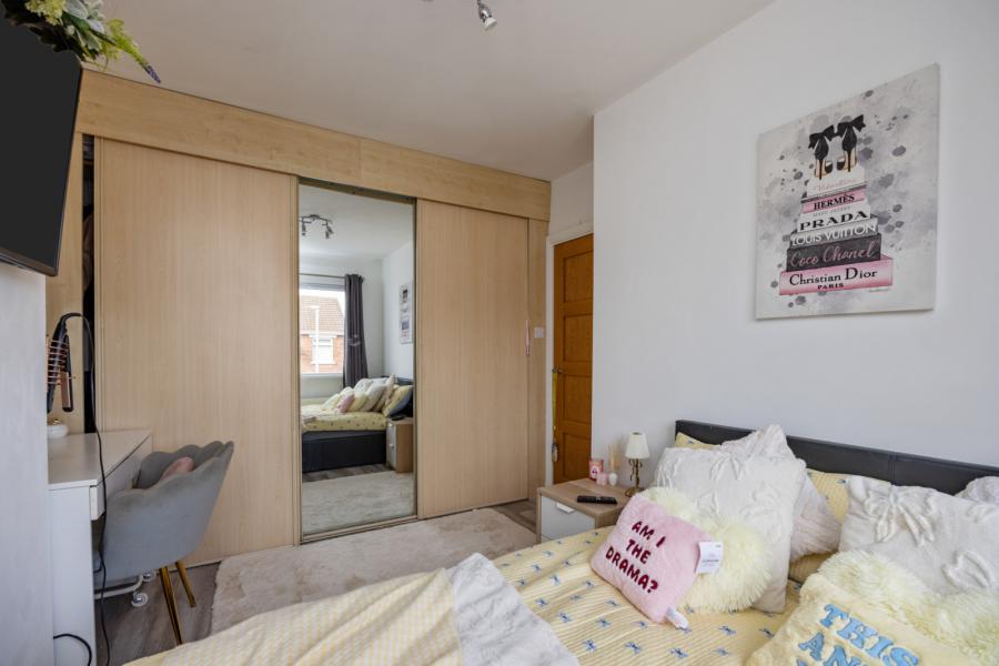 4 Bloomfield Park West