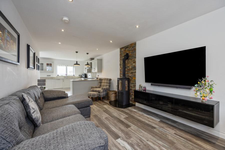 4 Bloomfield Park West