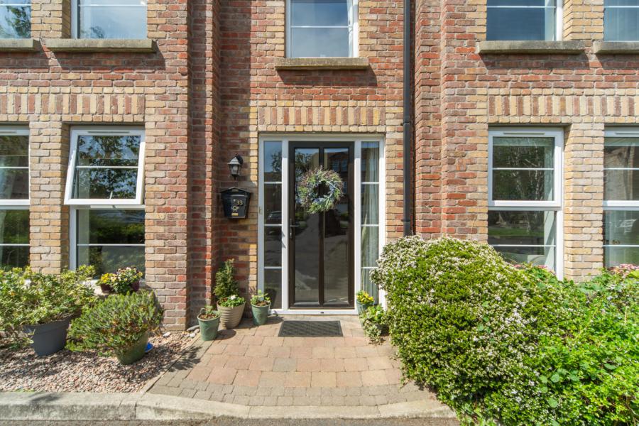 33 Strathearn Lane