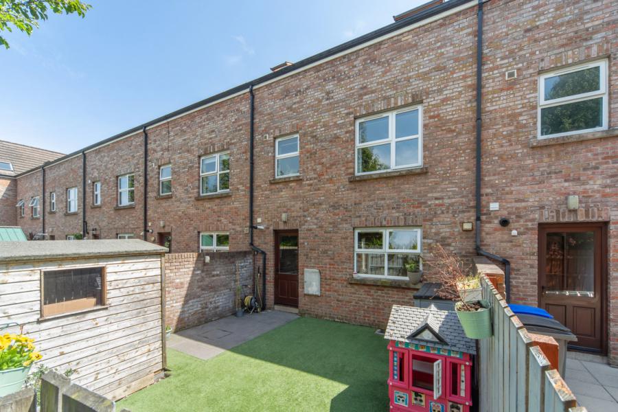 33 Strathearn Lane