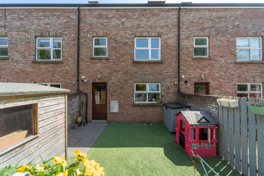 33 Strathearn Lane