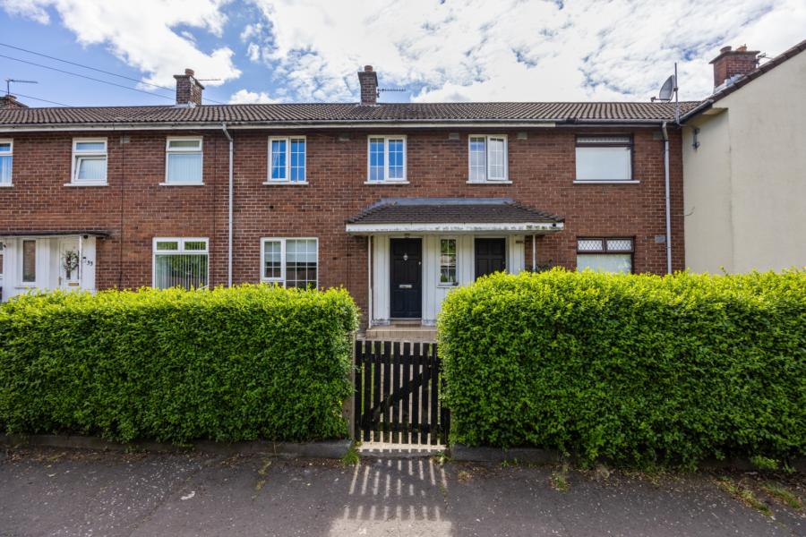 31 Knock Eden Crescent