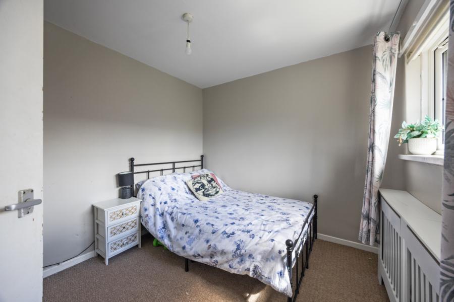 31 Knock Eden Crescent