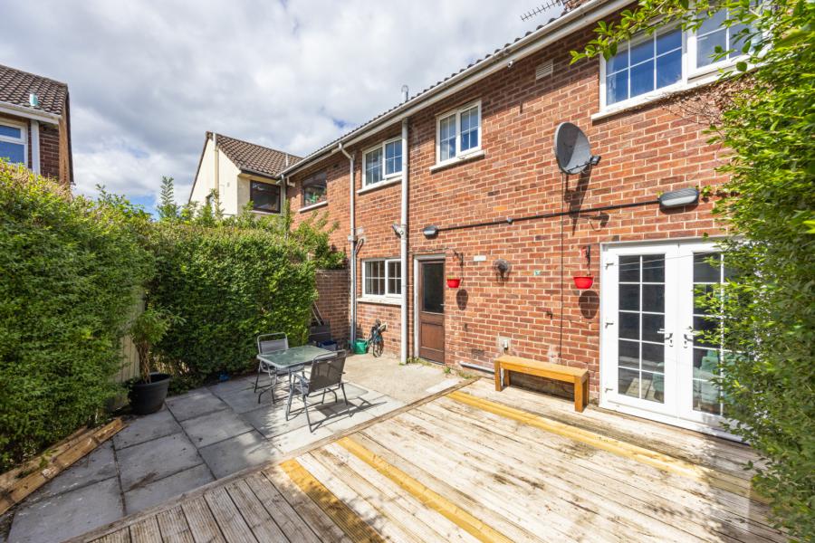 31 Knock Eden Crescent
