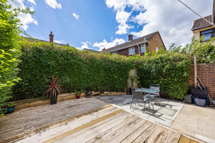 31 Knock Eden Crescent