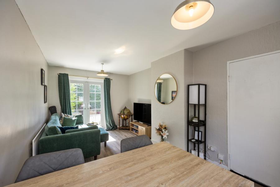 31 Knock Eden Crescent