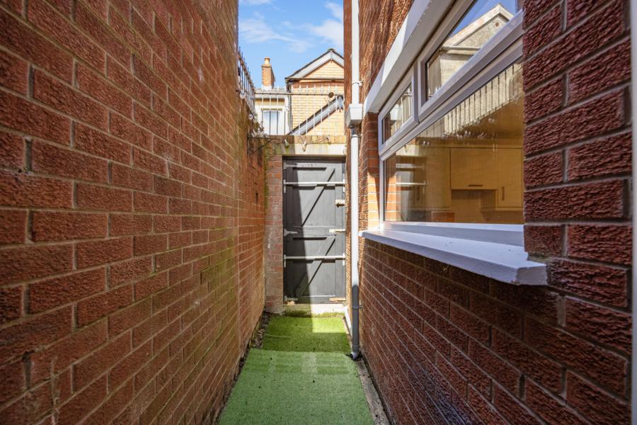 66 Omeath Street