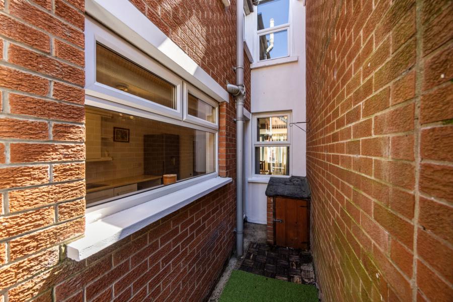 66 Omeath Street