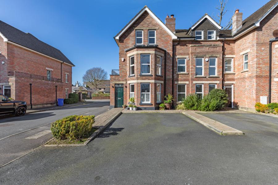 2 Strathearn Lane