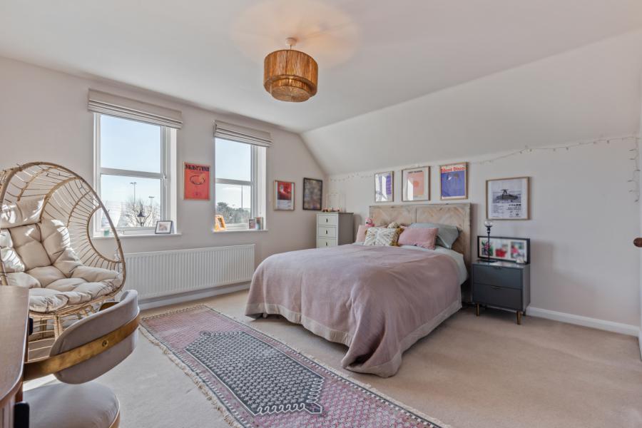 2 Strathearn Lane