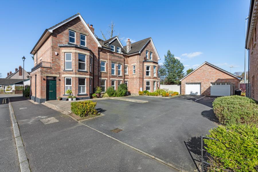 2 Strathearn Lane