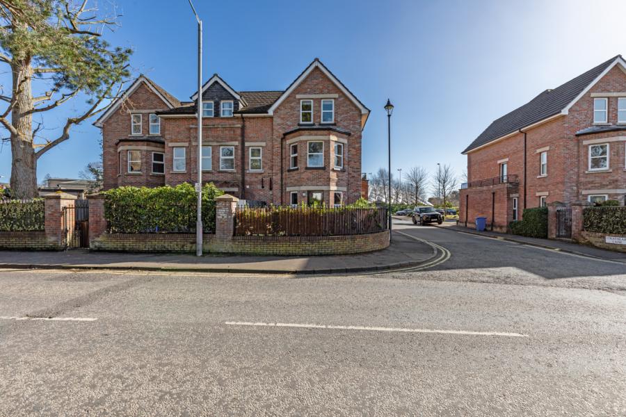 2 Strathearn Lane