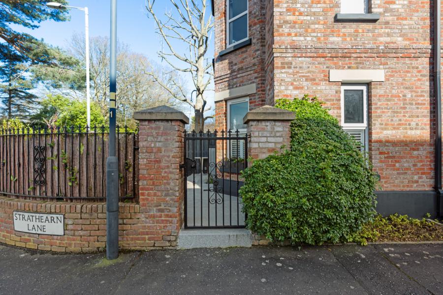 2 Strathearn Lane