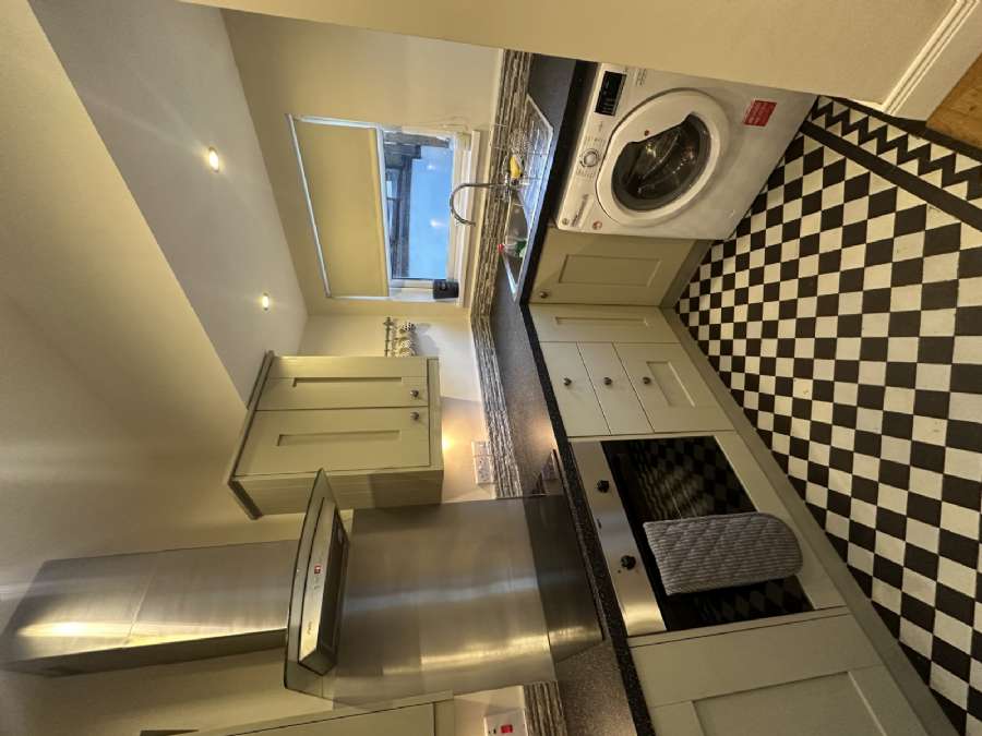 75 Ravenscroft Avenue