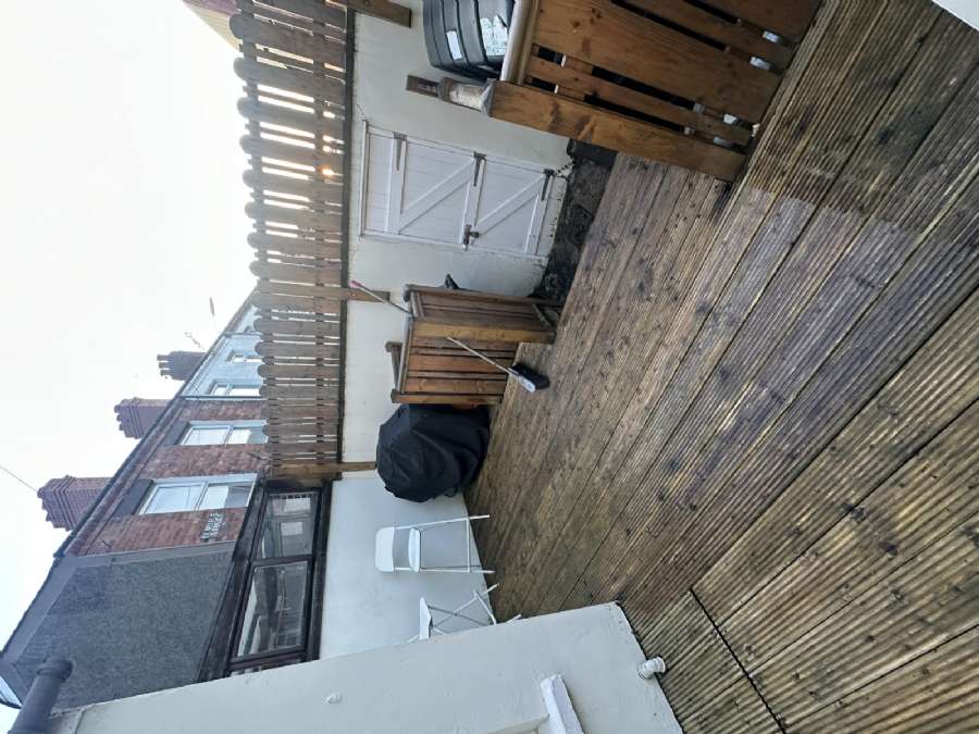 75 Ravenscroft Avenue