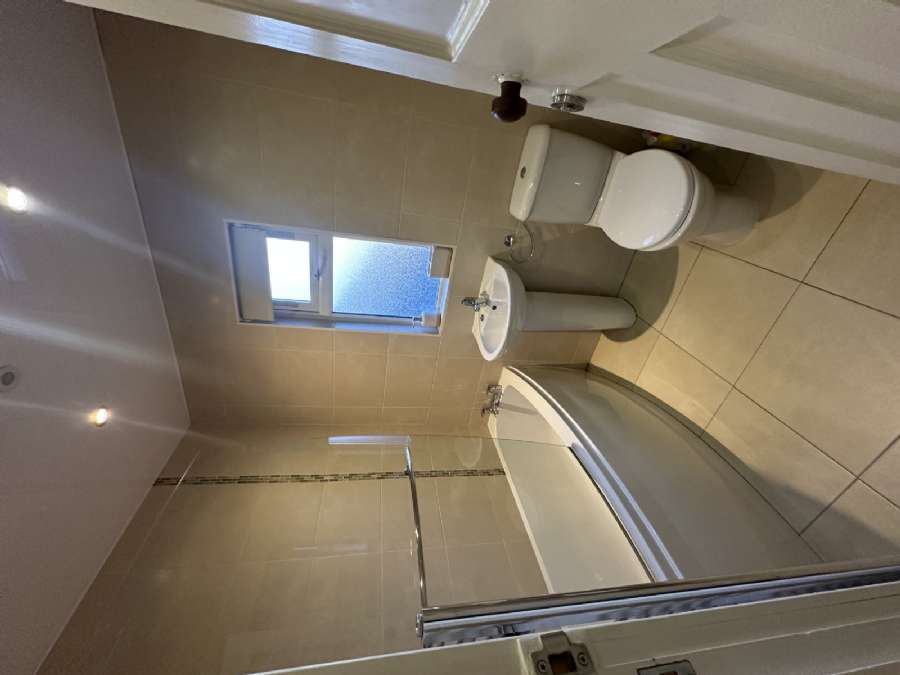 75 Ravenscroft Avenue