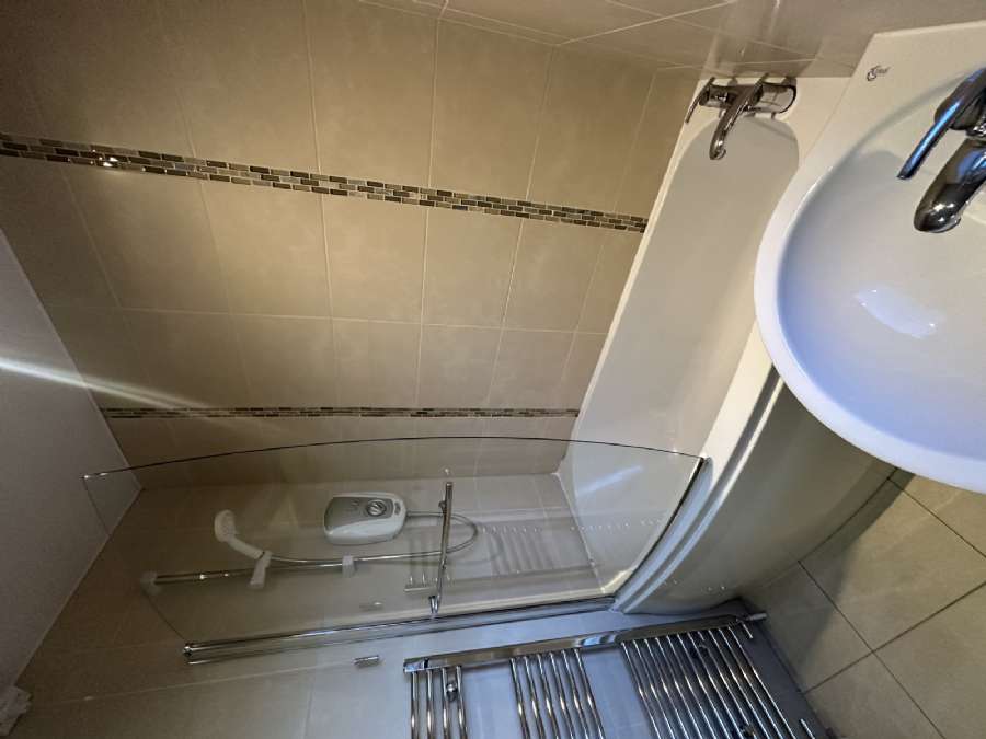 75 Ravenscroft Avenue