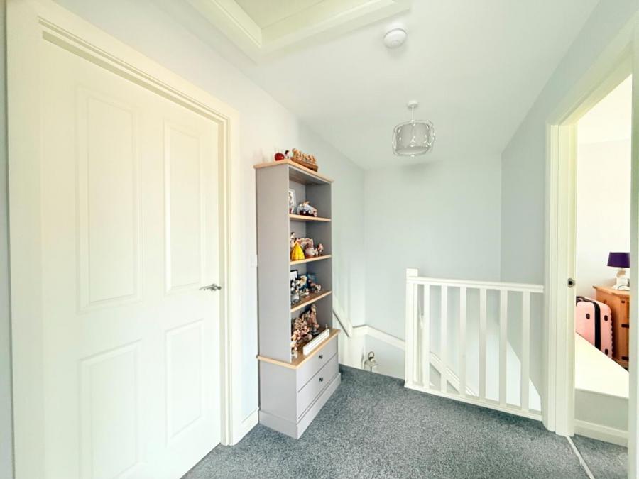 2 Baileys Gate