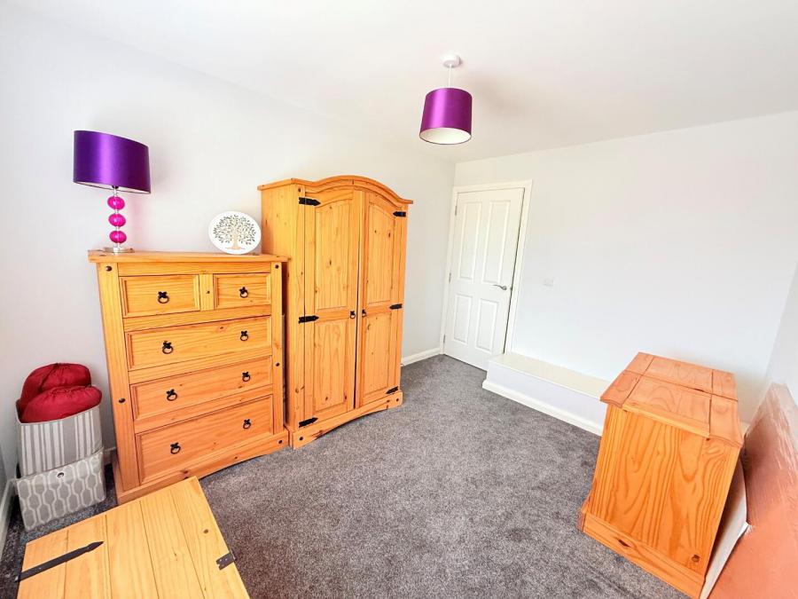 2 Baileys Gate