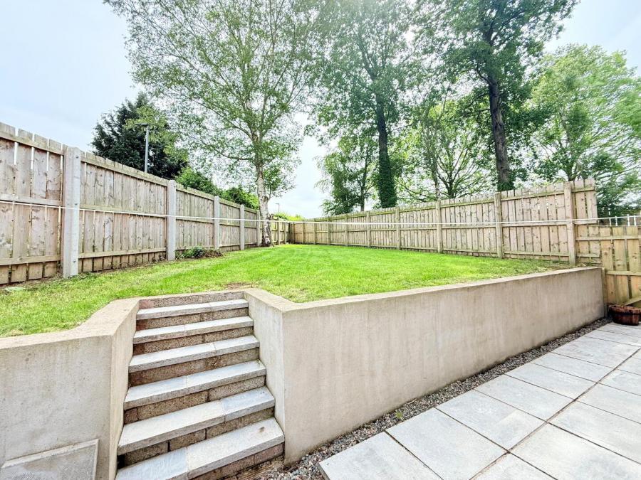 2 Baileys Gate