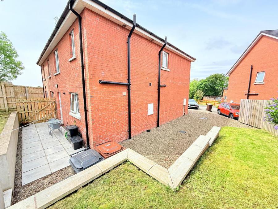 2 Baileys Gate