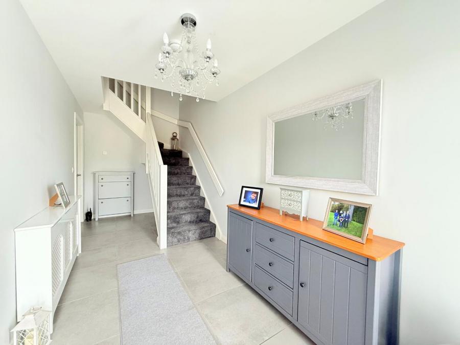 2 Baileys Gate
