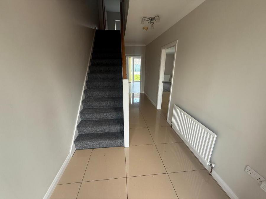 11 Tullymore Gardens